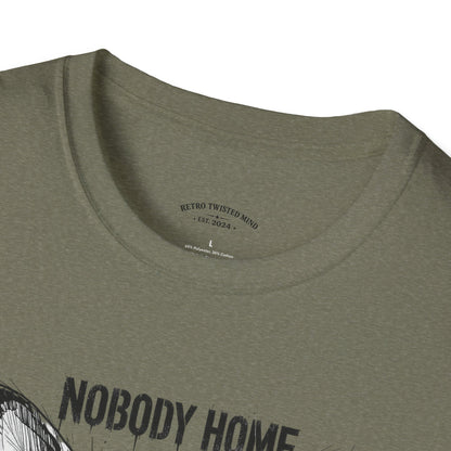 Chihuahua 'Nobody Home' Graphic T-Shirt