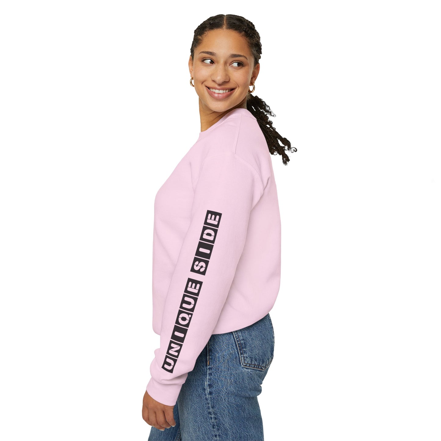 Letter V, Stylish Artistic Sweatshirt, Trendy Crewneck, Graphic Sweater, Cozy Unisex Top, Unique Gift for Art Lovers, Everyday Comfort