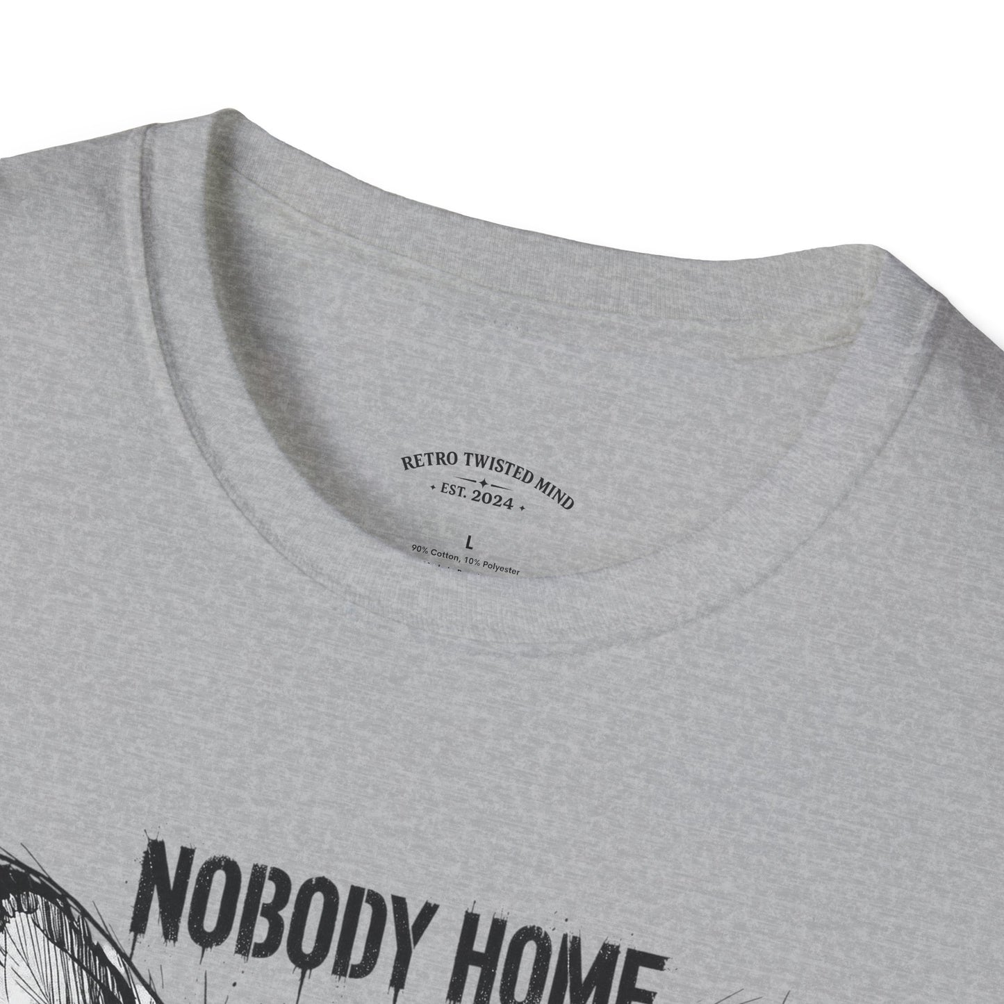 Chihuahua 'Nobody Home' Graphic T-Shirt