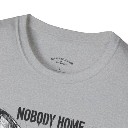 Chihuahua 'Nobody Home' Graphic T-Shirt