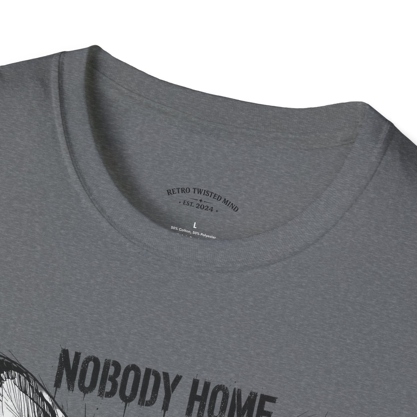 Chihuahua 'Nobody Home' Graphic T-Shirt