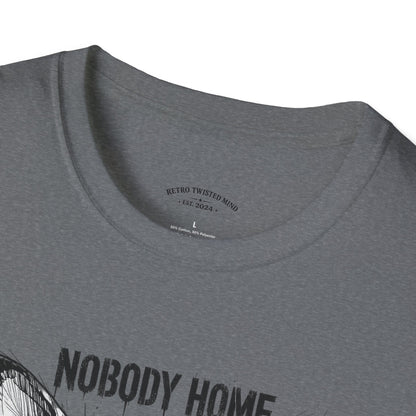 Chihuahua 'Nobody Home' Graphic T-Shirt