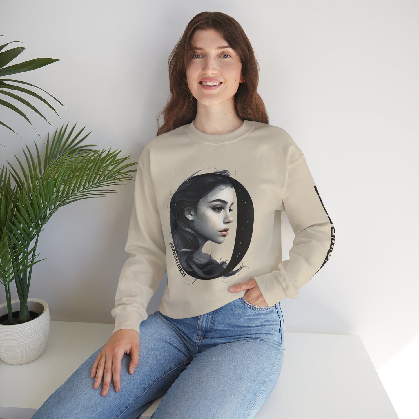 Letter O, Stylish Artistic Sweatshirt, Trendy Crewneck, Graphic Sweater, Cozy Unisex Top, Unique Gift for Art Lovers, Everyday Comfort