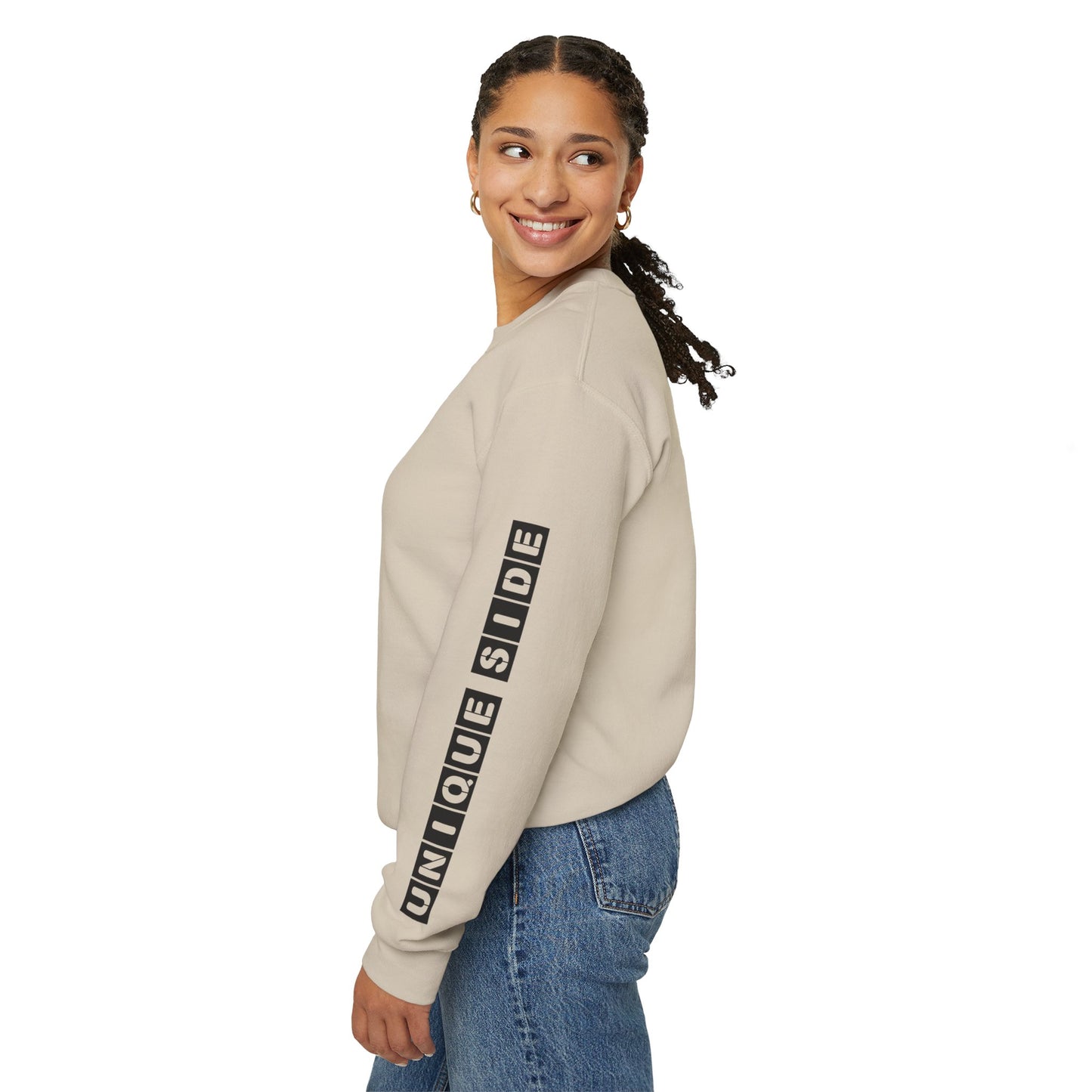 Letter O, Stylish Artistic Sweatshirt, Trendy Crewneck, Graphic Sweater, Cozy Unisex Top, Unique Gift for Art Lovers, Everyday Comfort