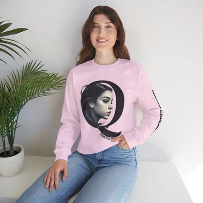 Letter Q, Stylish Artistic Sweatshirt, Trendy Crewneck, Graphic Sweater, Cozy Unisex Top, Unique Gift for Art Lovers, Everyday Comfort